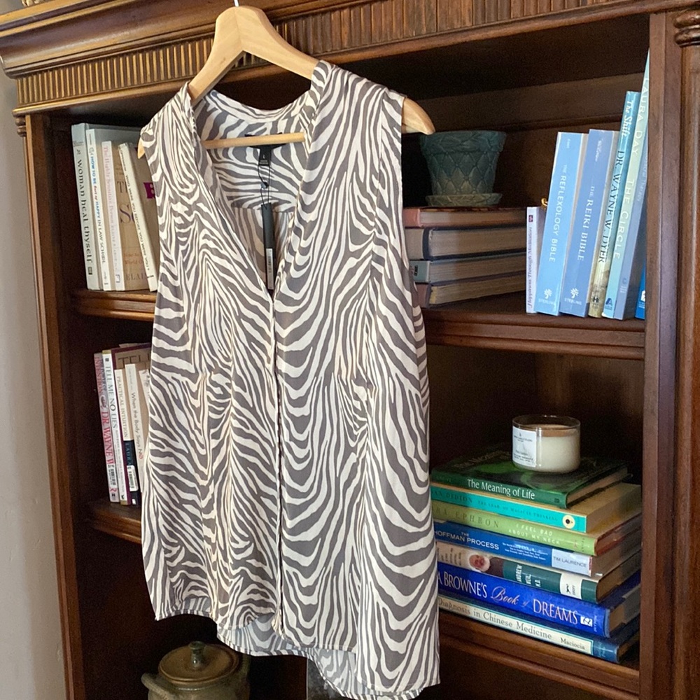 Banana Republic Sleeveless Blouse L